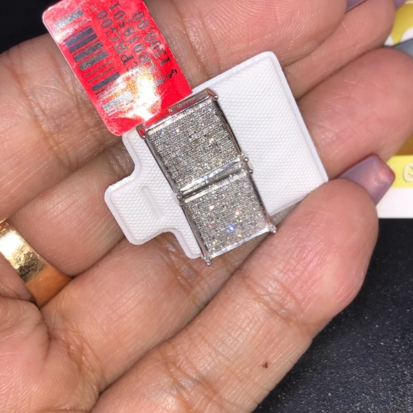 Real Diamond Earrings .55ct appraisal doc included - Picture 7 of 7